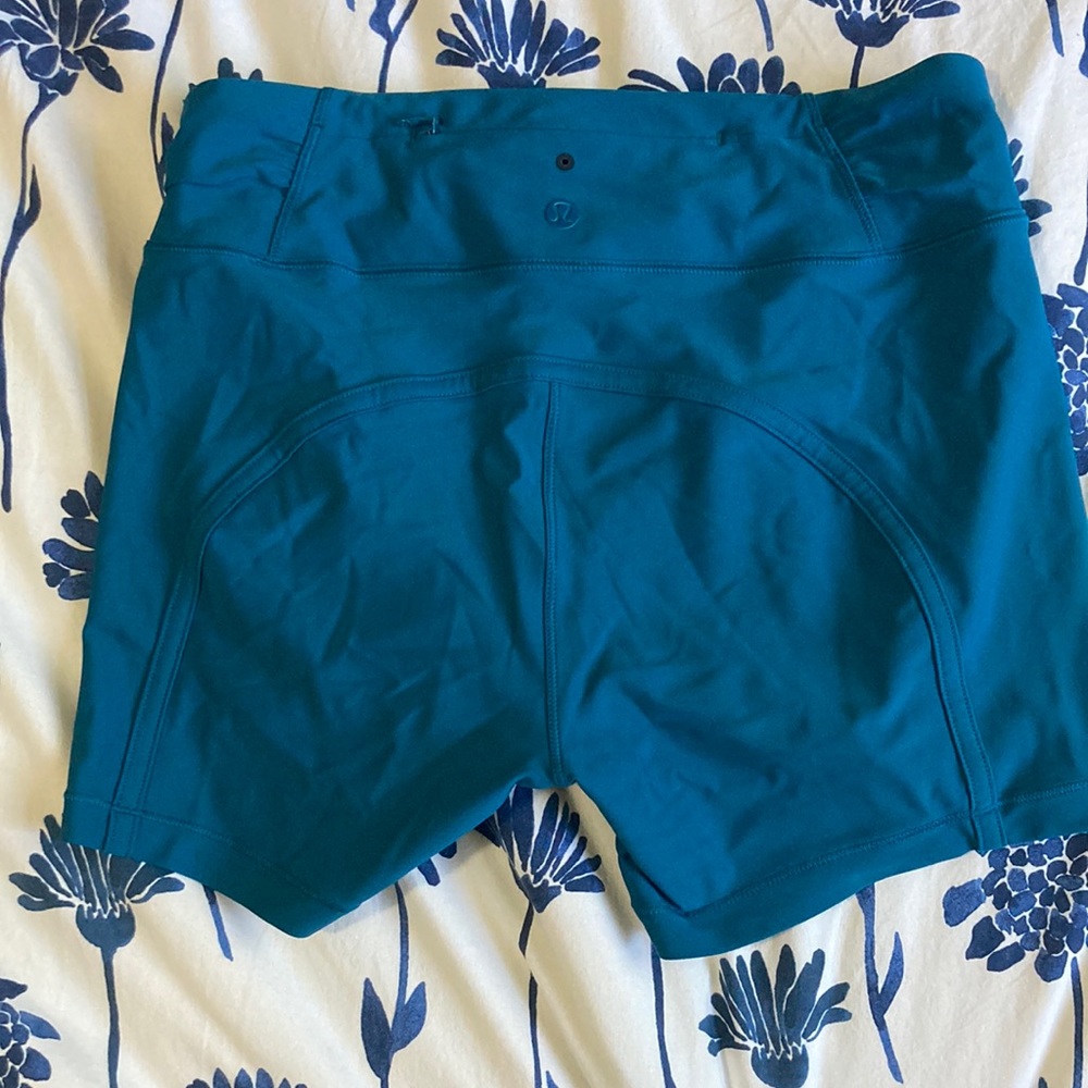 Reach The Beach Short, Lululemon size 6